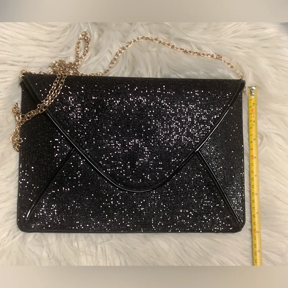 Black envelope shimmer clutch with detachable shoulder‎ chain